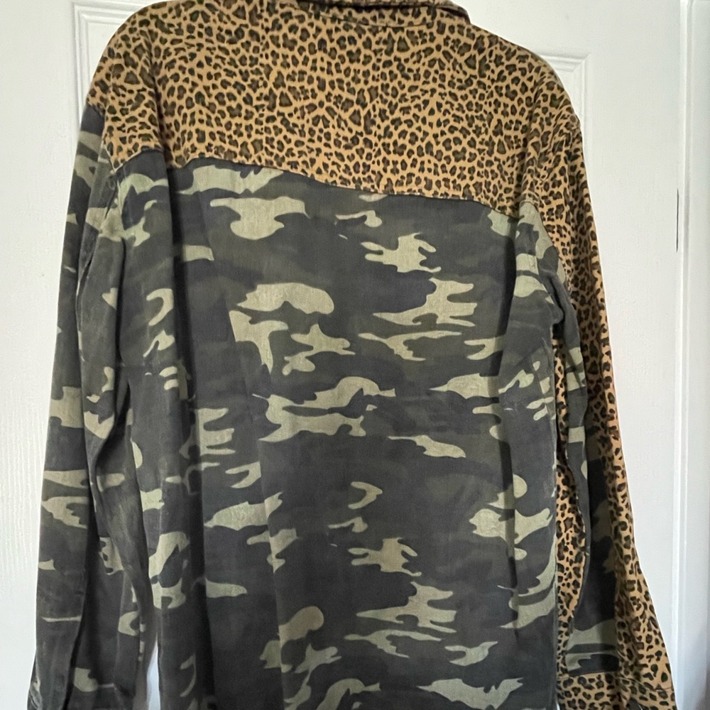 Animal print/camouflage print Shackett